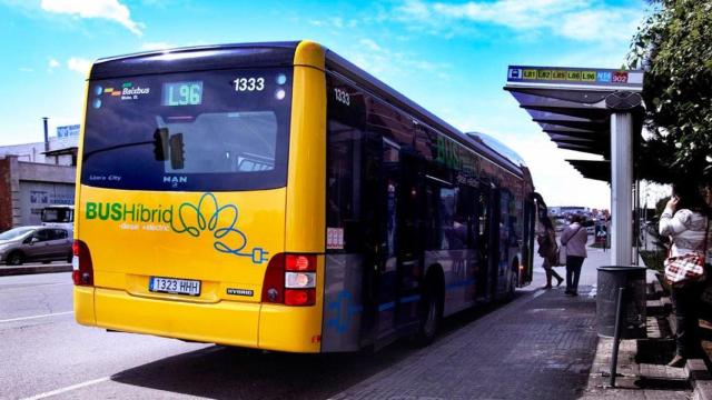 Línea de autobús interurbano que conecta Sant Boi con Castelldefels, pasando por los núcleos urbanos de Viladecans y Gavà, que ha sido adjudicada a Avanza / CG