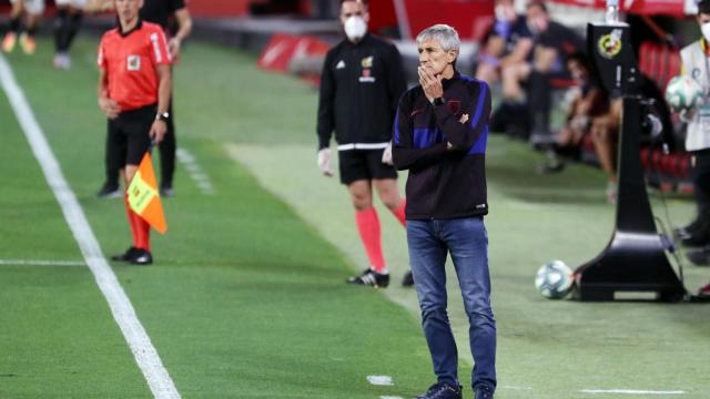 Quique Setién en la banda del Sánchez Pizjuán en el Sevilla-Barça / FC Barcelona