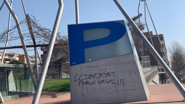 Pintada en Lleida contra el encarcelamiento de Pablo Hasél / EP