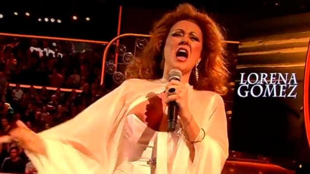 Lorena Gómez mostró el pezón en su imitación de Rocío Jurado