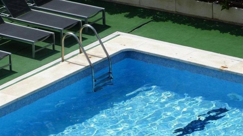 Foto de archivo de una piscina
