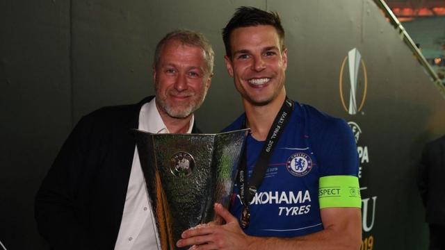 Abramovich, junto a César Azpilicueta, celebrando la conquista de la Europa League / Chelsea FC