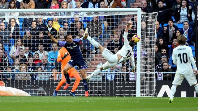 Una imagen del partido del Real Madrid contra el Valladolid en el Santiago Bernabéu / EFE