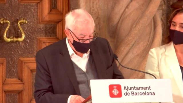 El líder de la oposición municipal Ernest Maragall junto a la alcaldesa Ada Colau hoy en la presentación de los presupuestos / CG