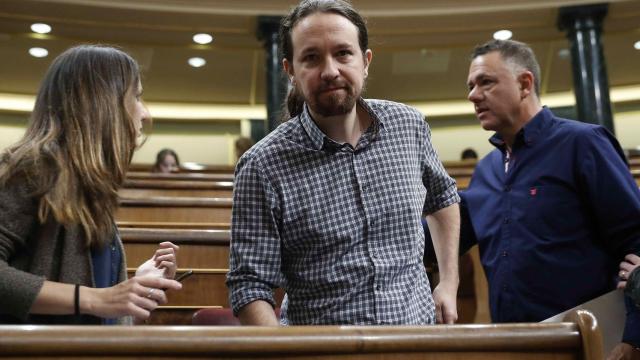 Pablo Iglesias prepara la celebración de primarias en Podemos, antes de Navidad, ante un previsible adelanto electoral / EFE