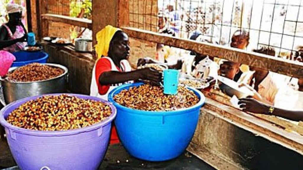 Centro de reparto de ayuda humanitaria en Sudán del Sur