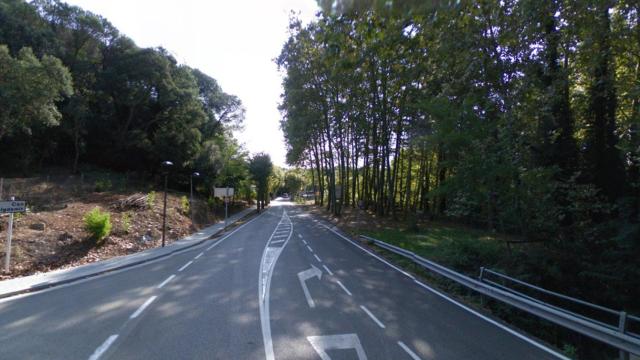 La carretera C-61 a las afueras del municipio de Vallgorguina, zona en la que ha tenido lugar el accidente / GOOGLE STREET VIEW