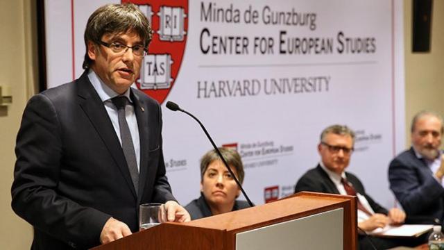 El presidente Carles Puigdemont, en la conferencia pronunciada en Harvard / JORDI BEDMAR