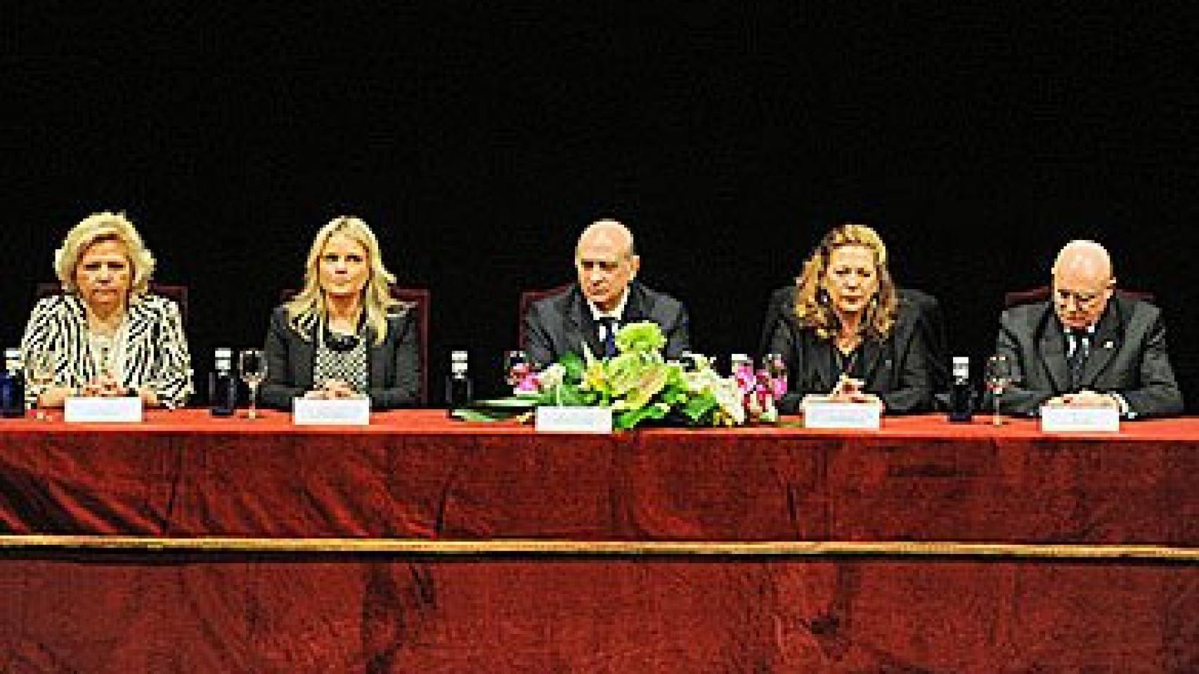 El ministro del Interior, Jorge Fernández Díaz, en un acto con representantes de diversas asociaciones de víctimas del terrorismo con motivo del X aniversario del 11M