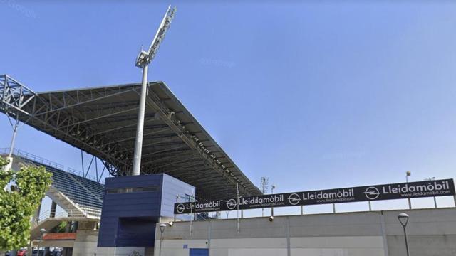 Camp d'Esports de Lleida, el estadio en el que juega el Lleida Esportiu / GOOGLE STREET VIEW