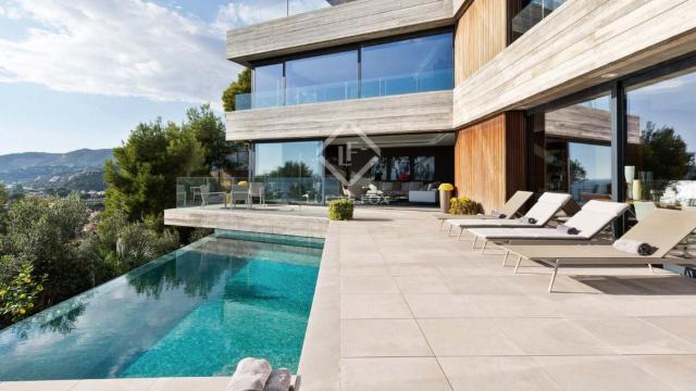 Una casa de lujo de la inmobiliaria Lucas Fox en Castelldefels / LUCAS FOX