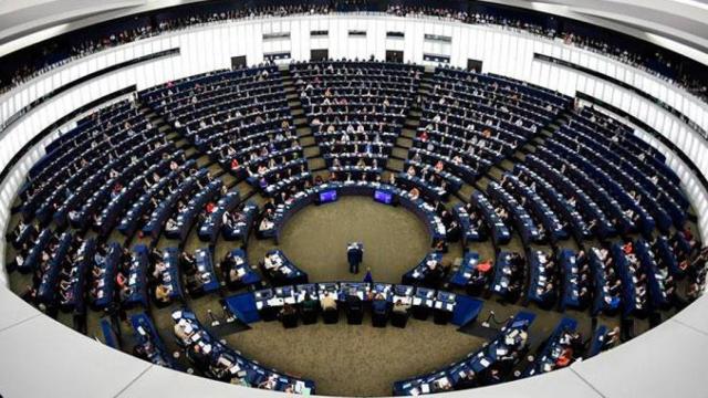 Imagen del Parlamento Europeo de Estrasburgo en la sesión en que se ha aprobado la directiva para definir los derechos de autor, la del copyright / EFE