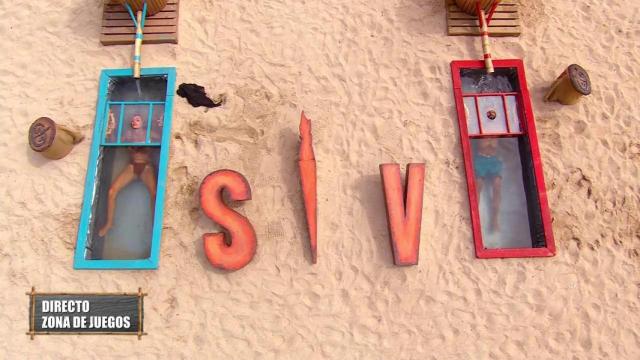 Valeria Marini y Omar Sánchez en 'Supervivientes' MEDIASET