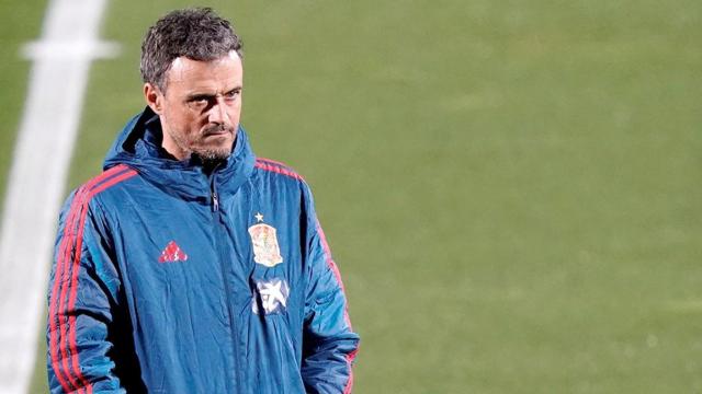 El seleccionador español, Luis Enrique Martínez, durante un entrenamiento celebrado en la Ciudad del Fútbol de Las Rozas (Madrid) / EFE