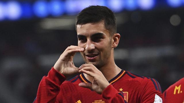 La dedicatoria de Ferran Torres a Sira Martínez, tras anotar un gol contra Costa Rica / EFE