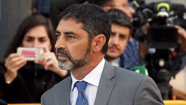 El mayor de los Mossos d'Esquadra, Josep Lluís Trapero, a su llegada hoy a la Audiencia Nacional para declarar como imputado de sedición / EFE