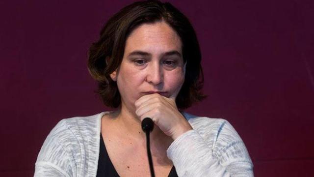 Ada Colau, alcaldesa de Barcelona, en una rueda de prensa / EFE