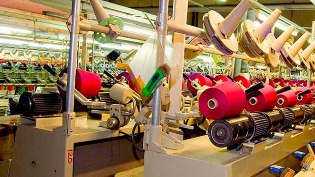 Interior de la fábrica Tintes Bros en Sabadell