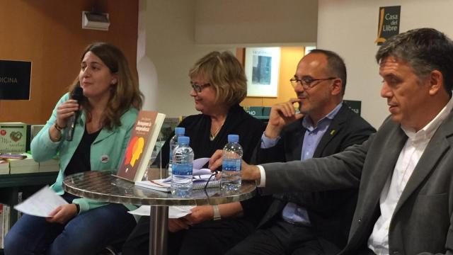 Marta Pascal, junto a Esperança Esteve, Carles Campuzano y Lluís Recoder, en un acto público / CG