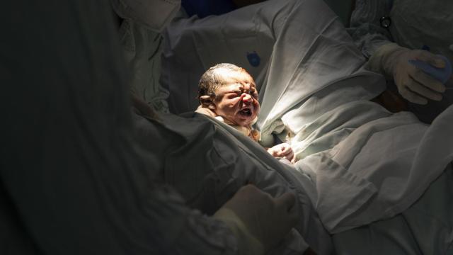 Damián, nacido en la maternidad de la Altagracia, en Santo Domingo (República Dominicana) / EFE /Orlando Barría