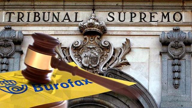 Un sobre de Correos que representa un concurso con el Tribunal Supremo de fondo / FOTOMONTAJE DE CG