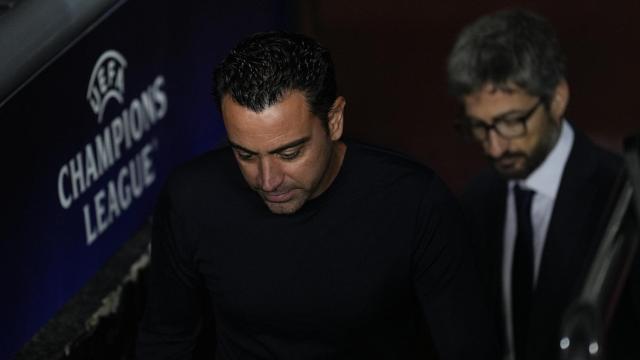 Xavi, entrando al Camp Nou, antes del partido de Champions League contra el Bayern / EFE