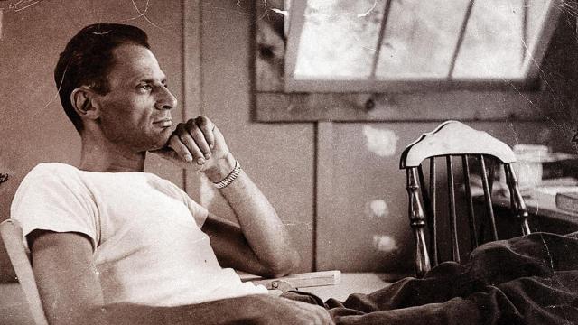 El escritor norteamericano Arthur Miller (1920)