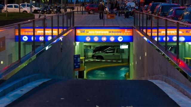 Entrada de un aparcamiento gestionado por B:SM en Barcelona / B:SM