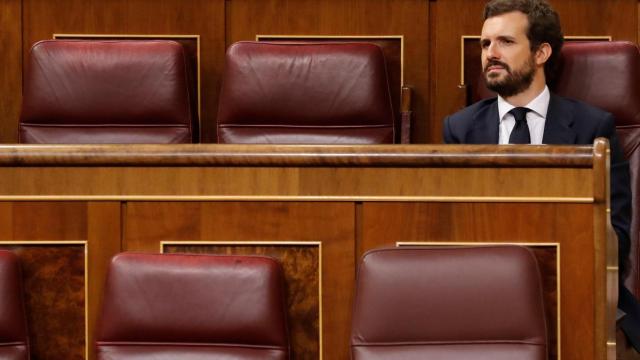 Pablo Casado, en su escaño, en la sesión de control en el Congreso / EP