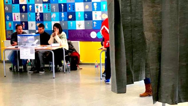 Mesa electoral en una escuela de Fogars de la Selva / CG