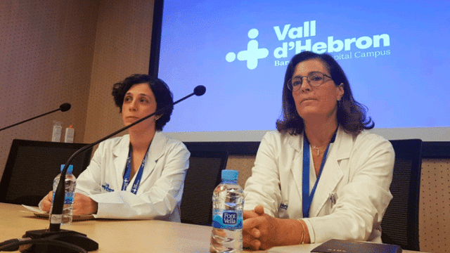 Rocío Cebrían (i), subdirectora asistencial de Vall d'Hebron, junto a Magda Campins, directora de Medicina Preventiva / CG
