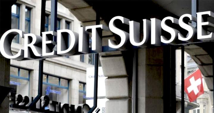 Imagen de una oficina de Credit Suisse, donde los inversores de Vall Banc tienen atrapados sus activos / EE