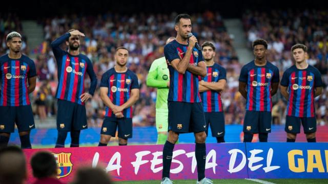 Capitanes de holograma contra brazaletes virtuales / FCB
