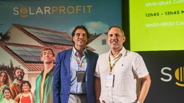 De izquierda a derecha: Óscar Gómez y Roger Fernández, directivos de SolarProfit / CEDIDA