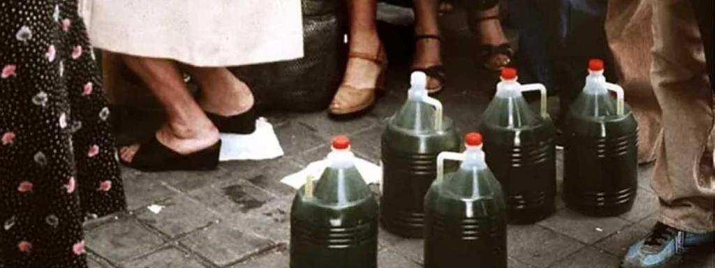 Garrafes d'oli de colza sospitoses d'estar contaminades / EFE