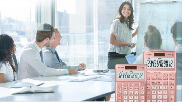 Imagen del anuncio patrocinado de la campaña de Casio para mujeres que le ha provocado una crisis de reputación / CG