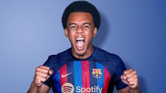 Jules Koundé, celebrando su fichaje por el Barça / Fabrizio Romano