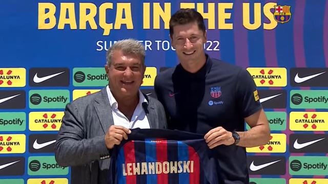La sonrisa de Laporta y Lewandowski, en la presentación del polaco en Miami / REDES