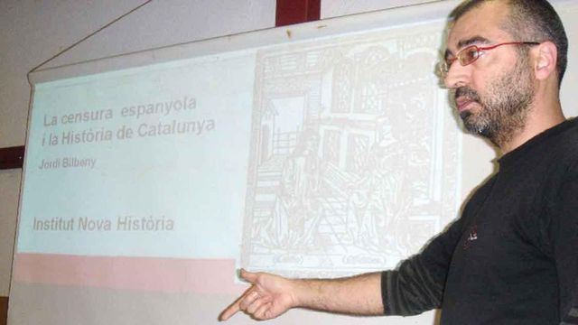 El fundador del Institut Nova Història, Jordi Bilbeny, que predica el revisionismo histórico del tipo Shakespeare era Cervantes y Santa Teresa leía en catalán” / INH