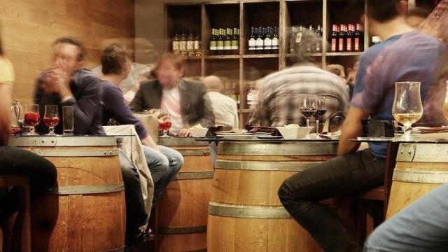 El uso de barriles es relativamente habitual en los restaurantes basados en la gastronomía andaluza / LEEROY Agency EN PIXABAY