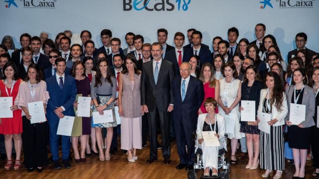 Foto de familia de becados por la Fundación la Caixa / Fundación la Caixa