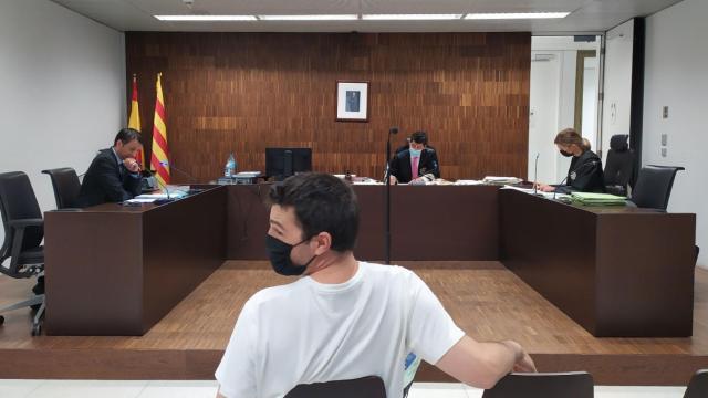 Albert Cavallé, más conocido como 'el estafador del amor', durante uno de sus juicios / EUROPA PRESS