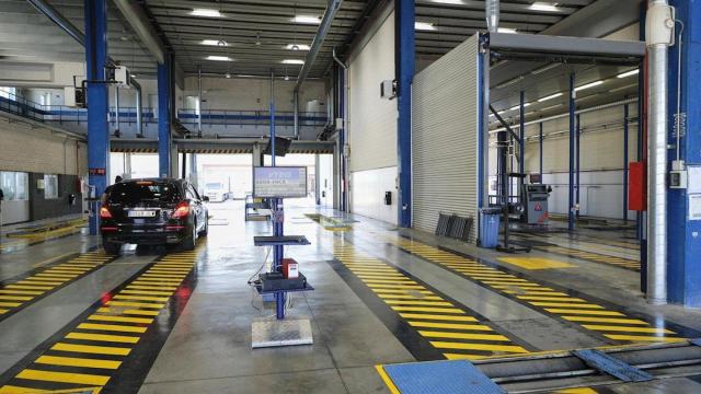 Taller donde realizan la Inspección Técnica de Vehículos (ITV) / EP