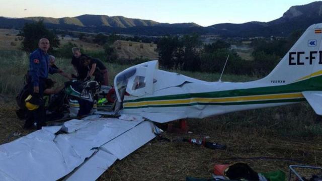 Imagen de archivo de un accidente de avioneta en Cataluña / BOMBERS