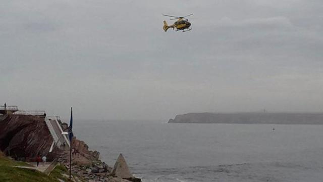 Helicóptero de los Bomberos, en Castrillón / 112 ASTURIAS