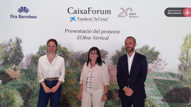 Janet Sanz, Elisa Durán y Marc Serra en la presentación del  proyecto de bosque vertical / CG