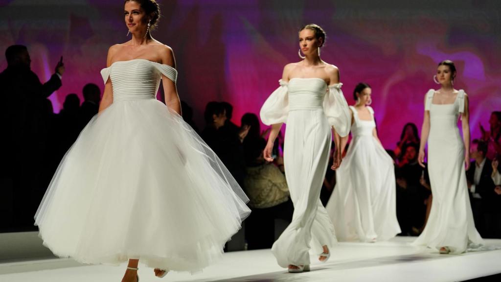 Vestidos de la colección de Rosa Clarà de 2022