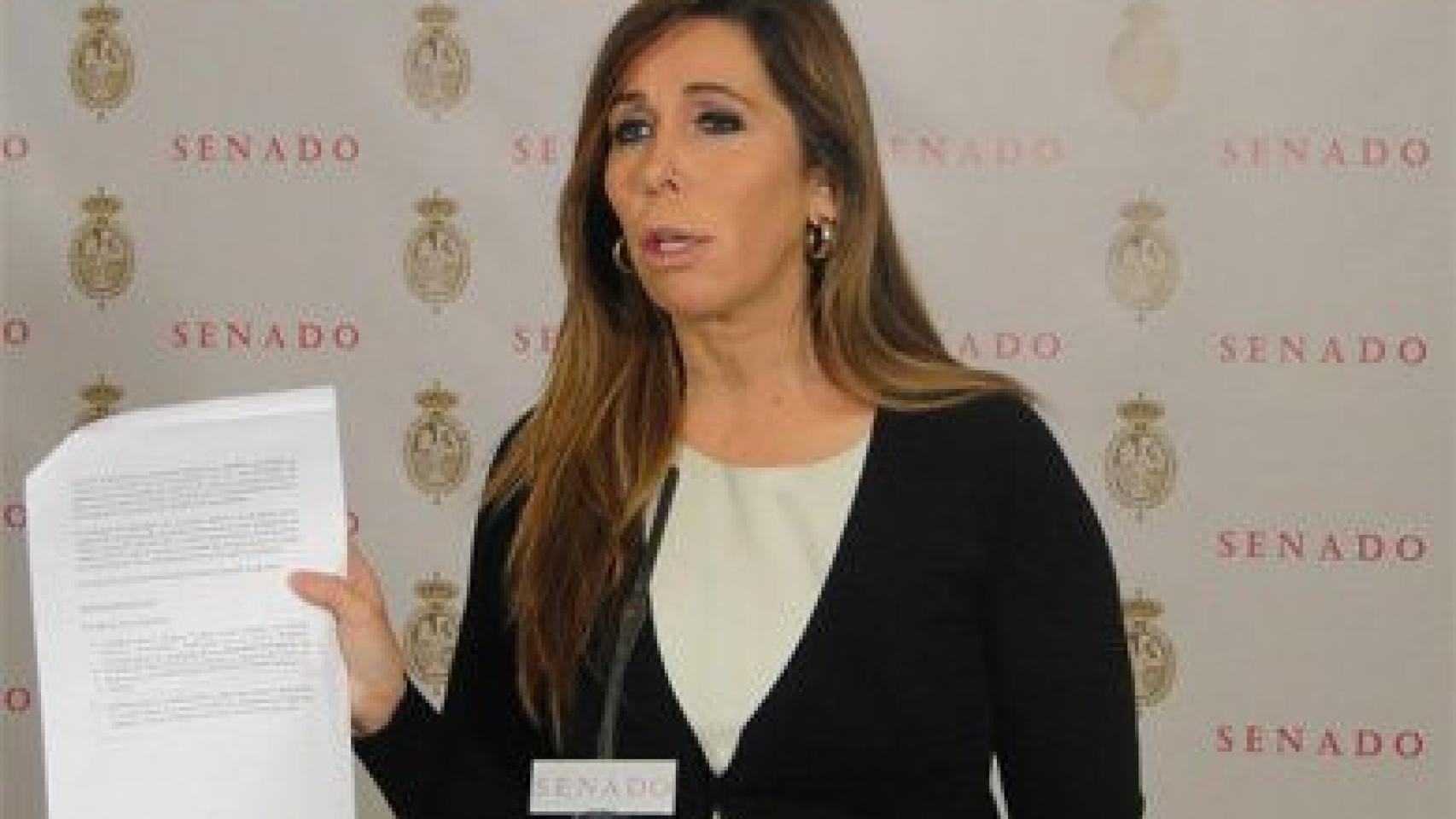 Alicia Sánchez-Camacho, en rueda de prensa en el Senado