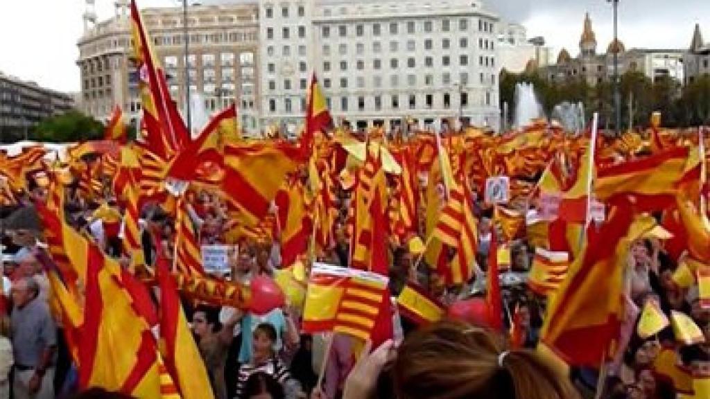 La Plaza de Cataluña durante la celebración festiva del 12 de octubre de 2012