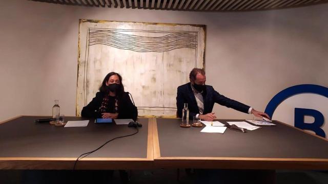 La presidenta de la asociación Barcelona Global, Aurora Catà, y el director general de la entidad, Mateu Hernández / EP